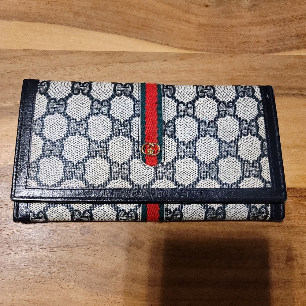 Sleek wallet - Picture 1 of 7